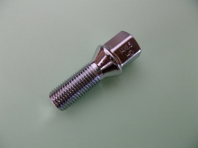 Болт колеса М14х1.50 h=32мм, ключ 17,конус (20шт)